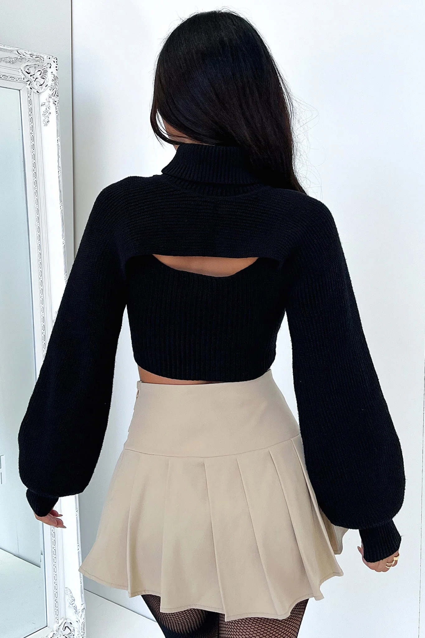 Mimi Crop - Black - Image 4