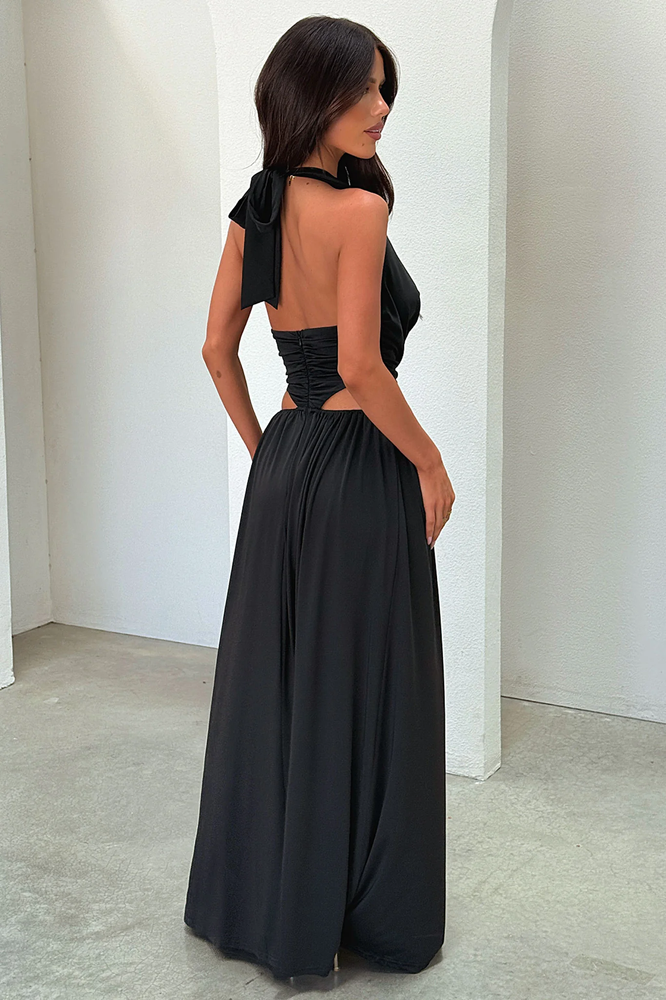 Soraya Plunge Halter Neck Maxi Dress - Black - Image 4