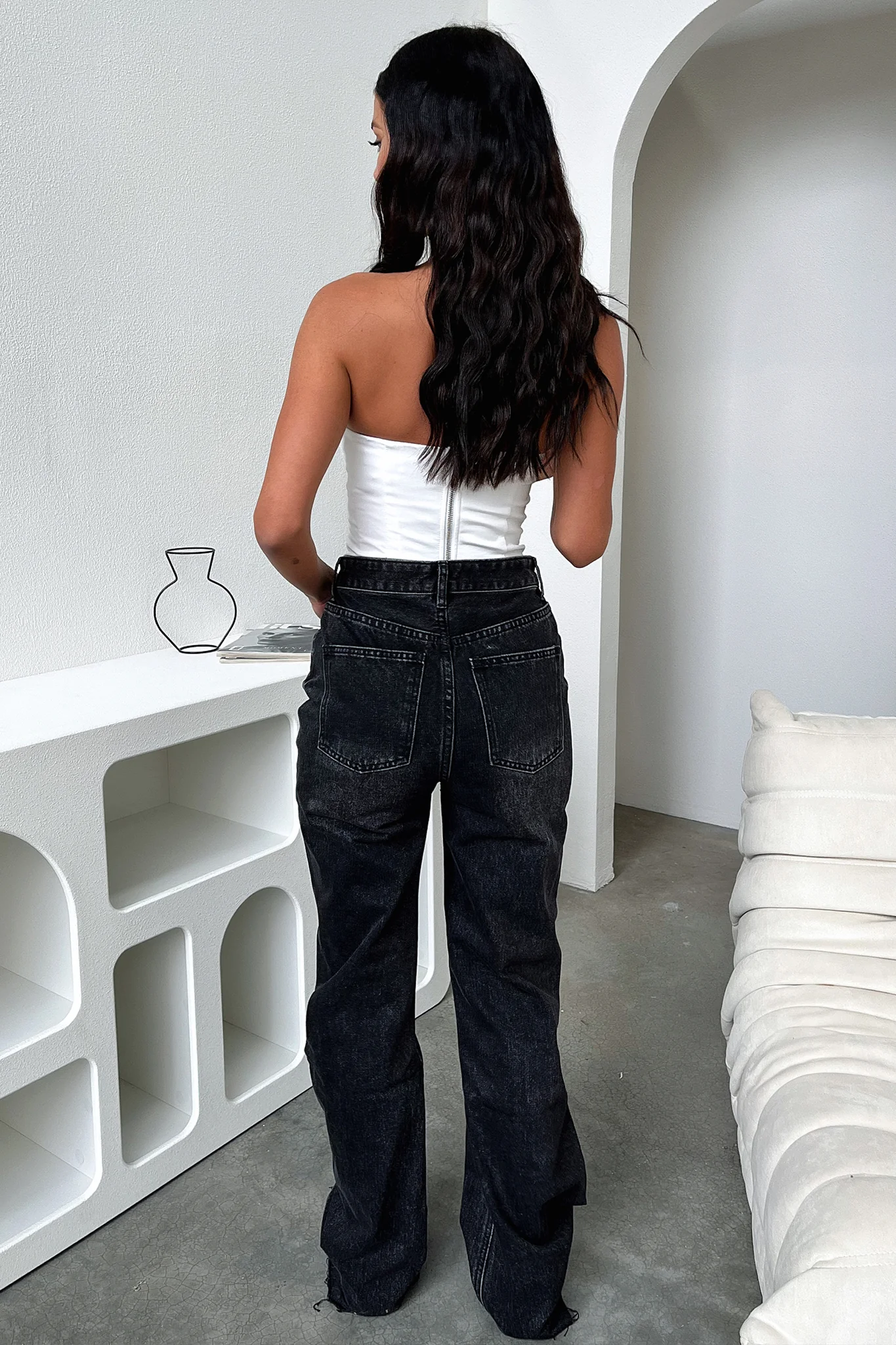 Varski Semi-Wide Leg Jeans - Black Denim - Image 5