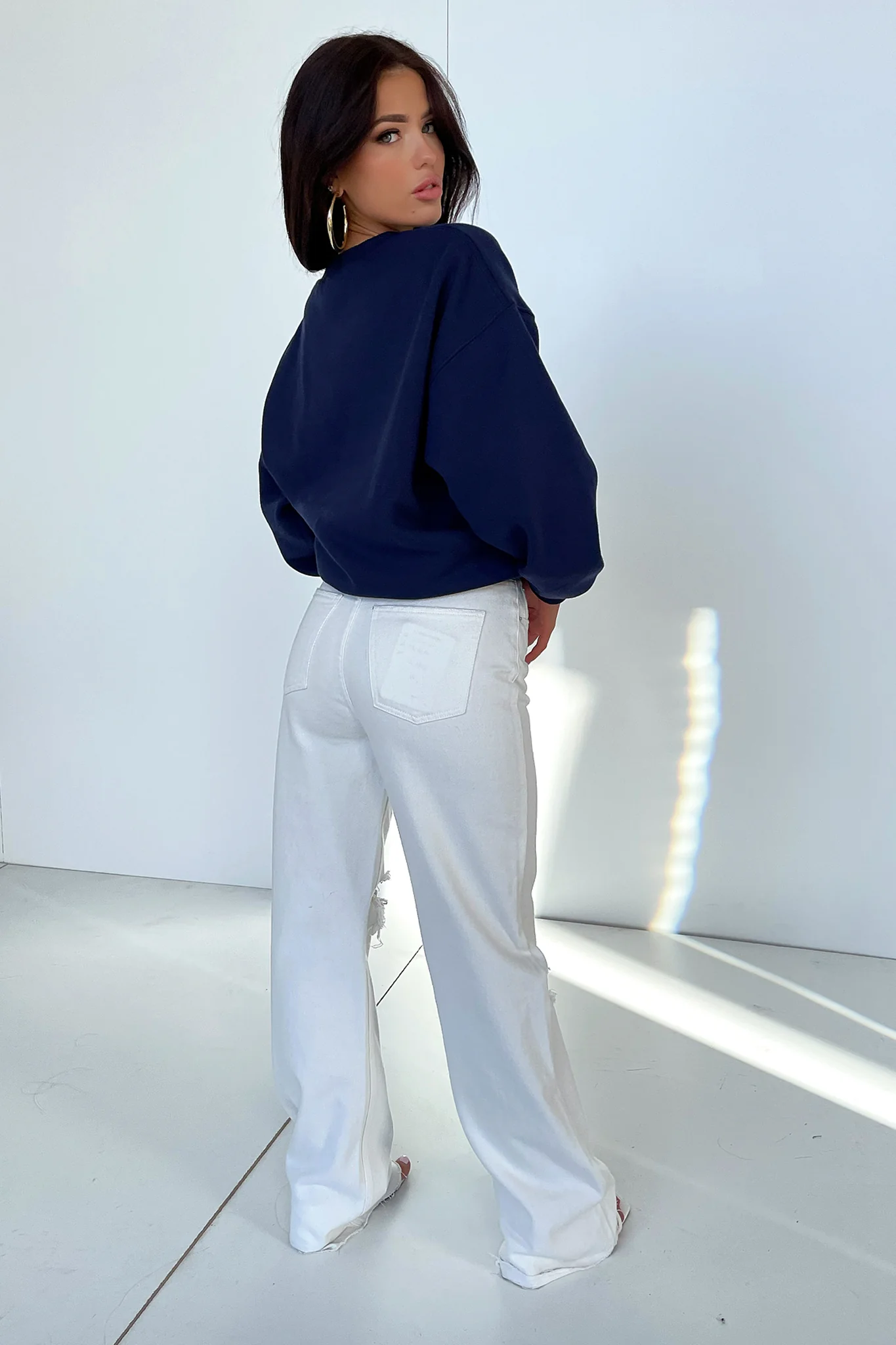Varski Semi-Wide Leg Jeans - White - Image 9